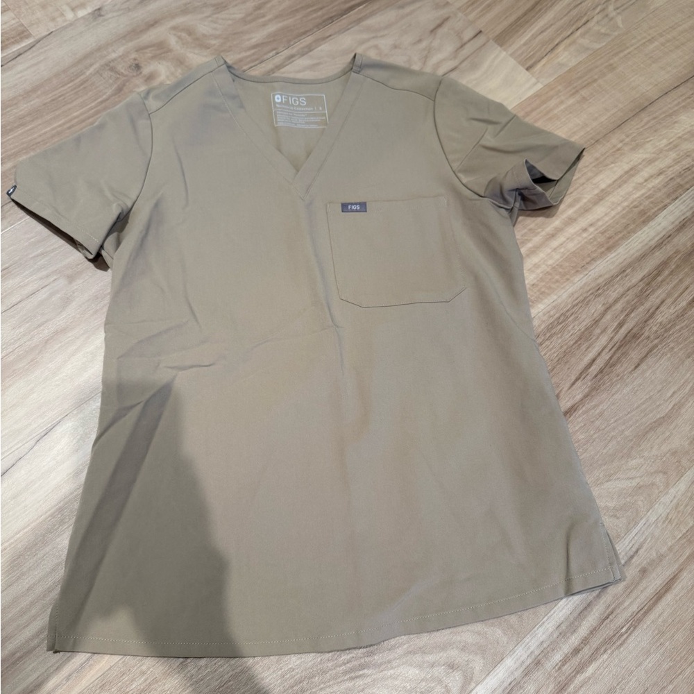 Catarina One-Pocket Scrub Top